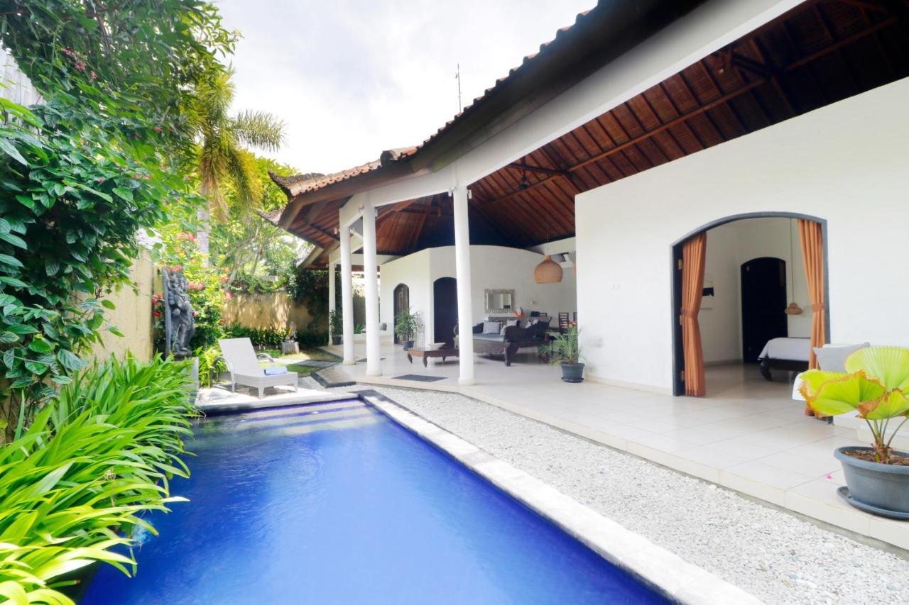 Singgah Villas Seminyak Buitenkant foto